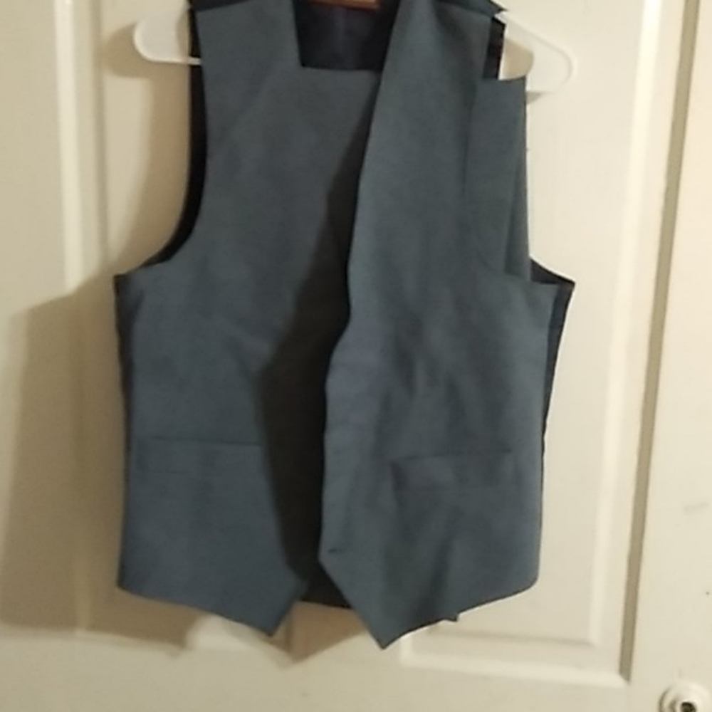 Men's grey suit with vest and pants and tie